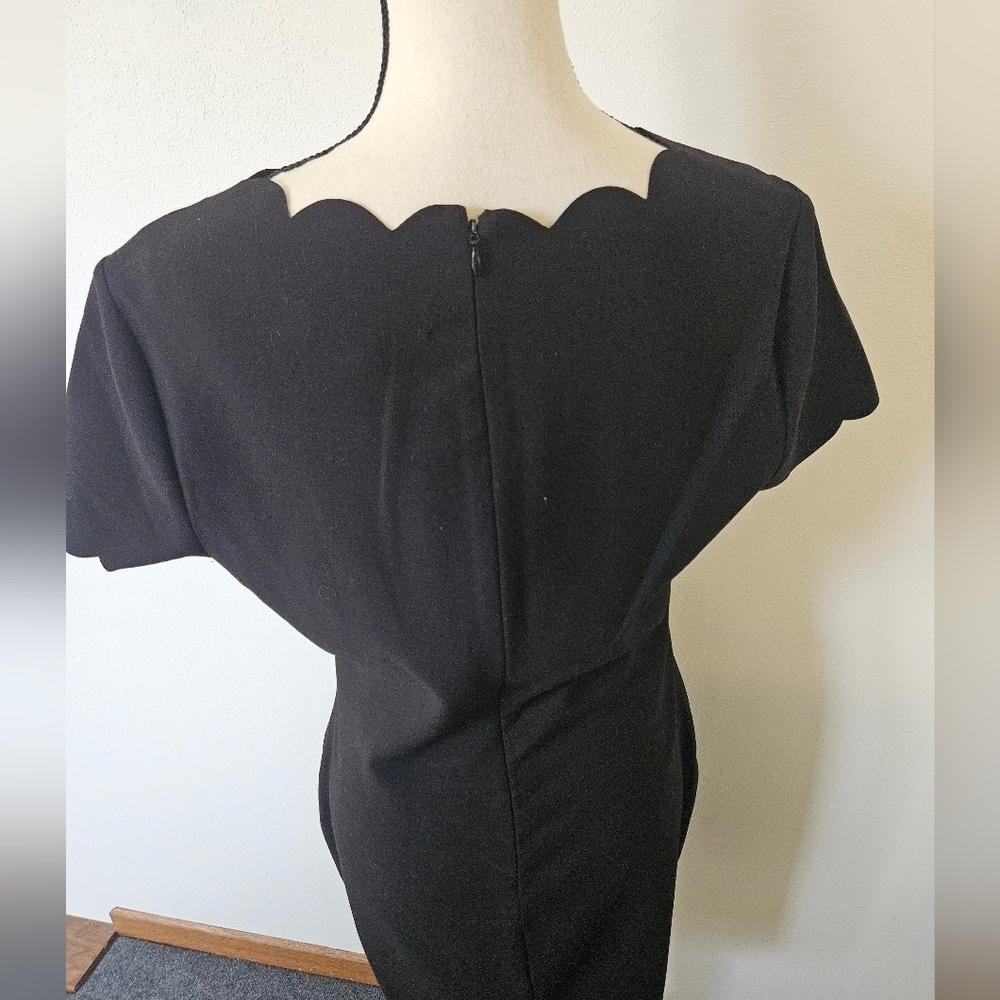 Likely Scalloped Edge Bodycon Little Black Dress Size 12 - Picture 5 of 7
